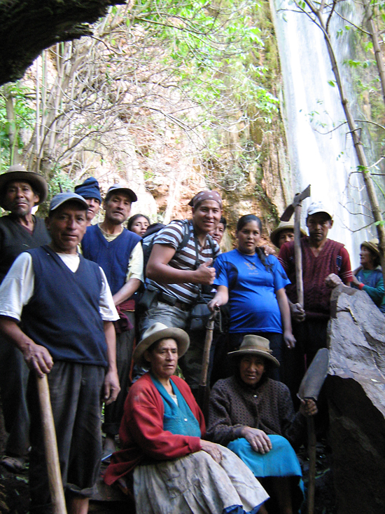 community working together in Peru