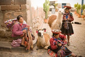 quechua peru weavers